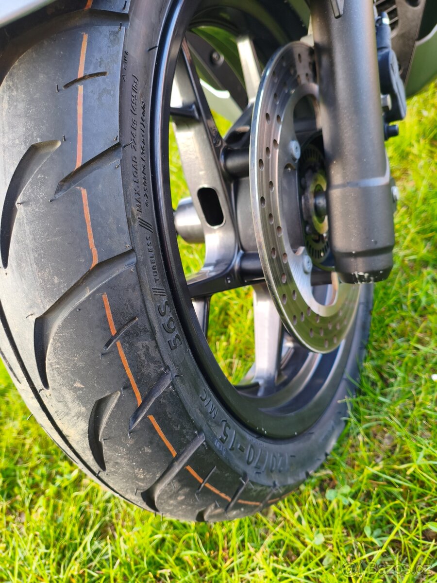 Yamaha X-Max 125i - 9