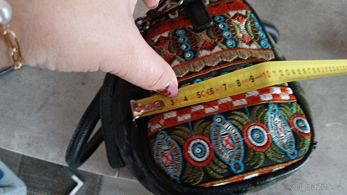 Menší kabelka Desigual - 9
