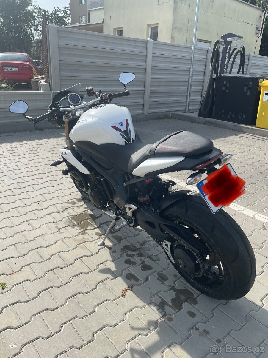 Triumph Speed Triple 1050 R.v 2011 - 9