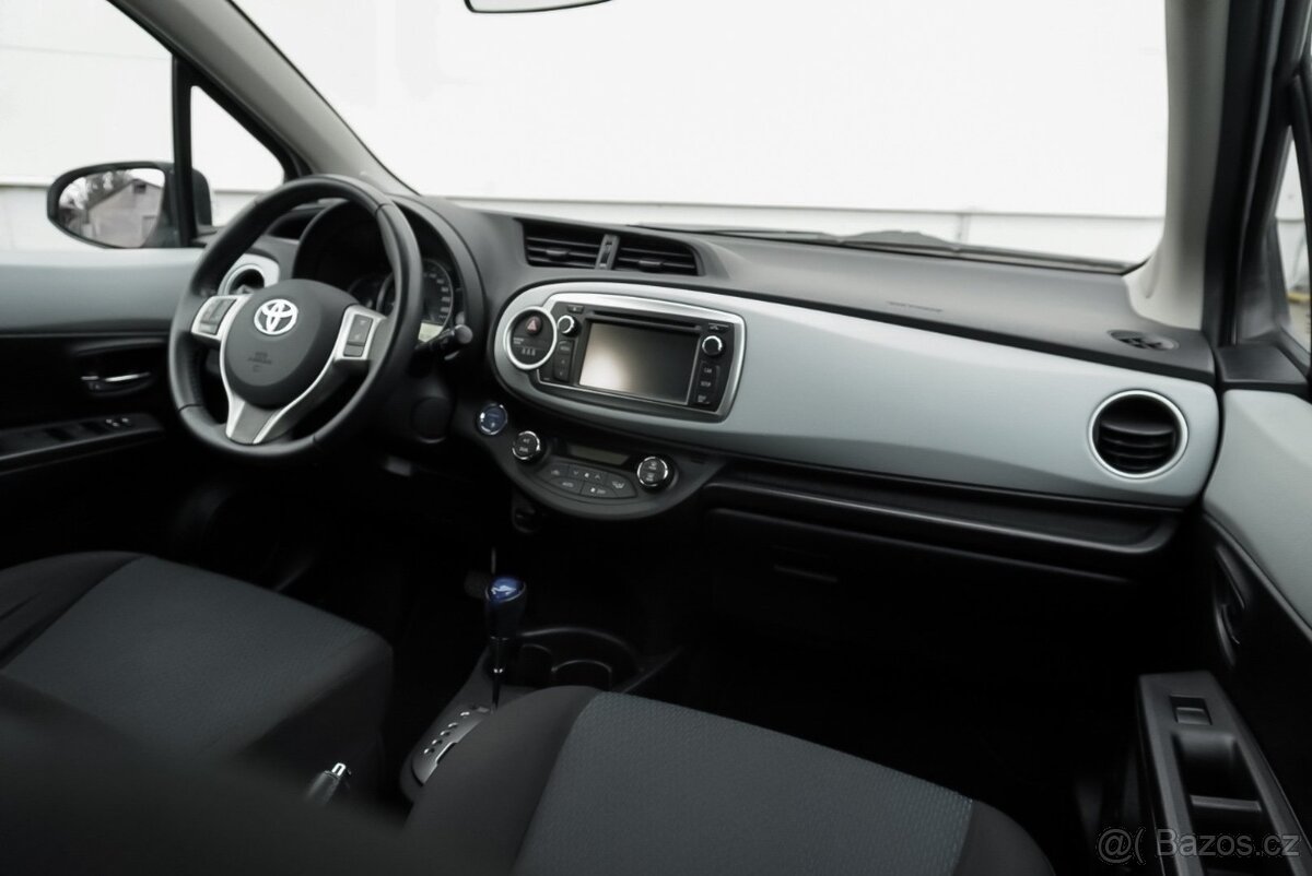 Toyota Yaris 1.5 Hybrid LOUNGE - 9