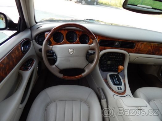 JAGUAR XJ8 4.0 SOVEREIGN L - 9