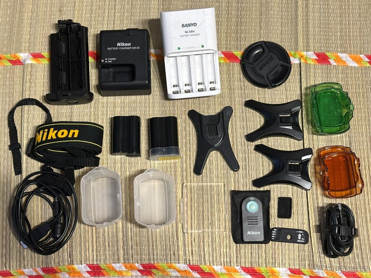 Nikon D700 s příslušenstvím - 9