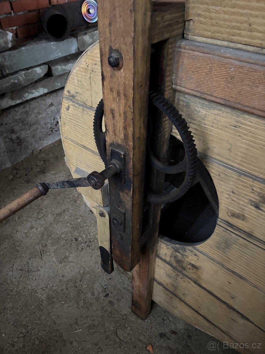 Fukar na obilí, čistička na obilí, burdák - 9