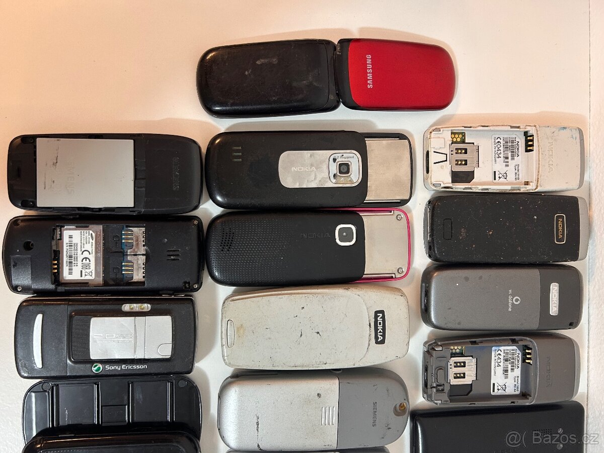 Mix mobilních telefonů - 9