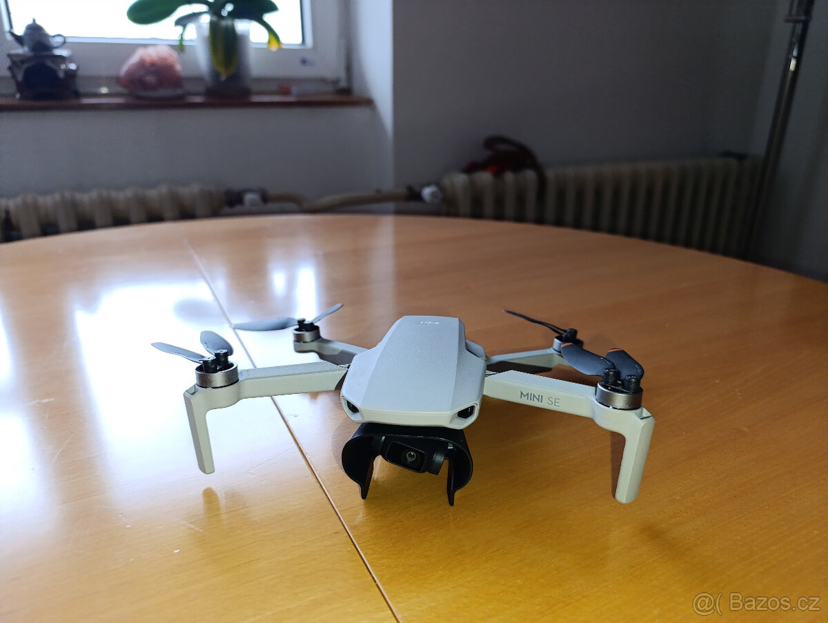 Prodám dron DJI mini se Fly More Combo - 9