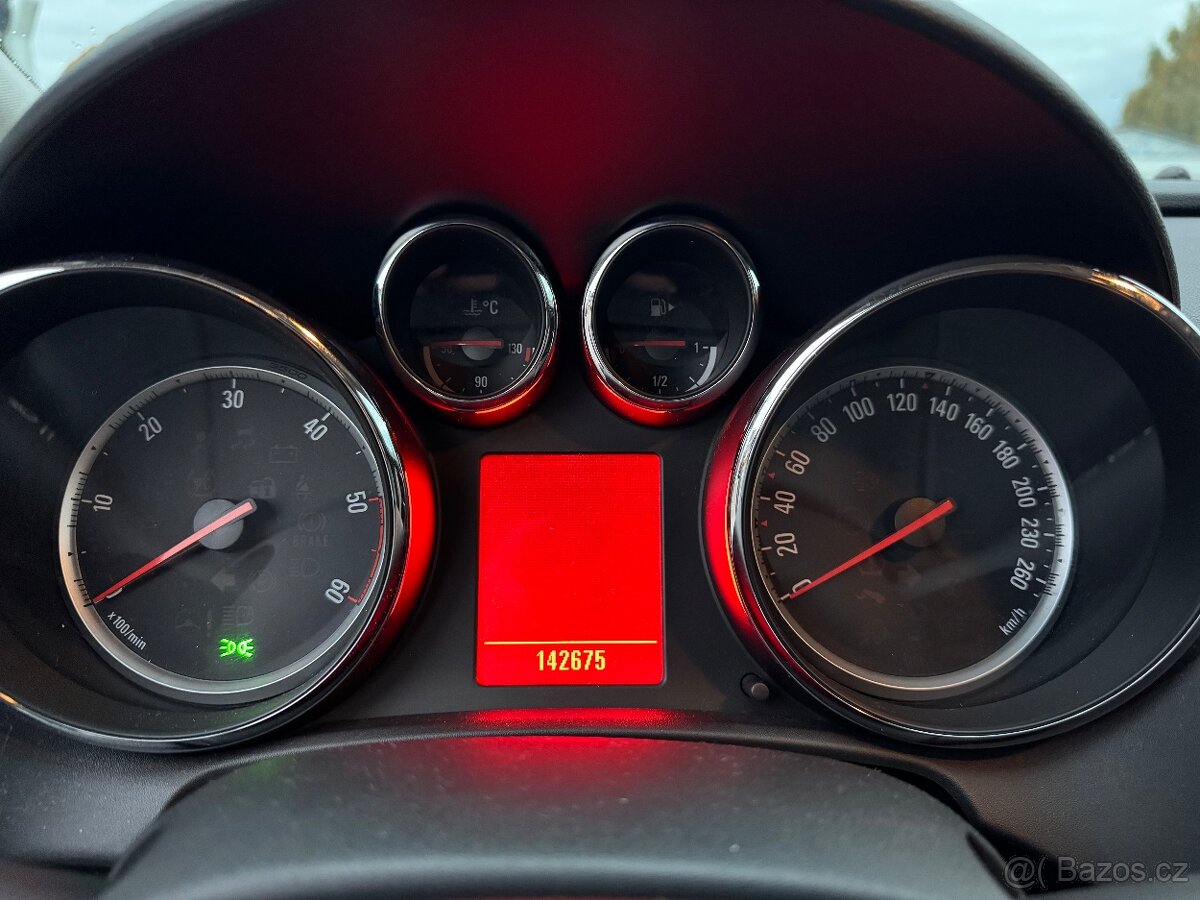 Opel Astra J 2,0CDTi 118kW, tažné - 9