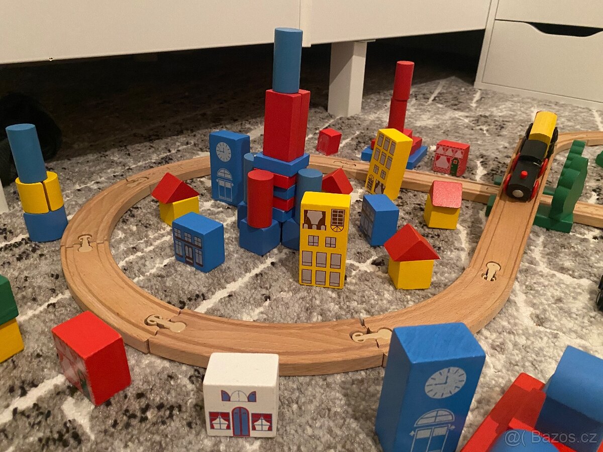 Dřevěné městečko, železnice, vláčky, vrtulník, auta, kostky - 9