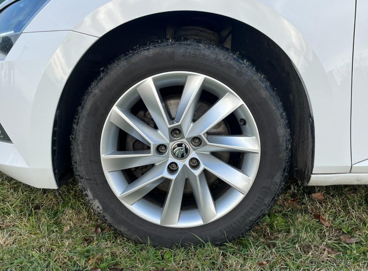 Škoda Superb Combi 2.0 TDI - 9