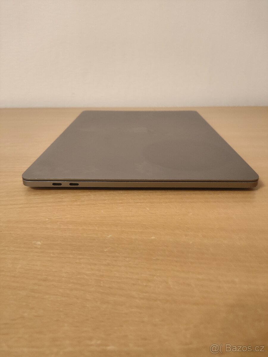 Apple MacBook Pro 2018 – i5 | 8GB | 256GB - 9