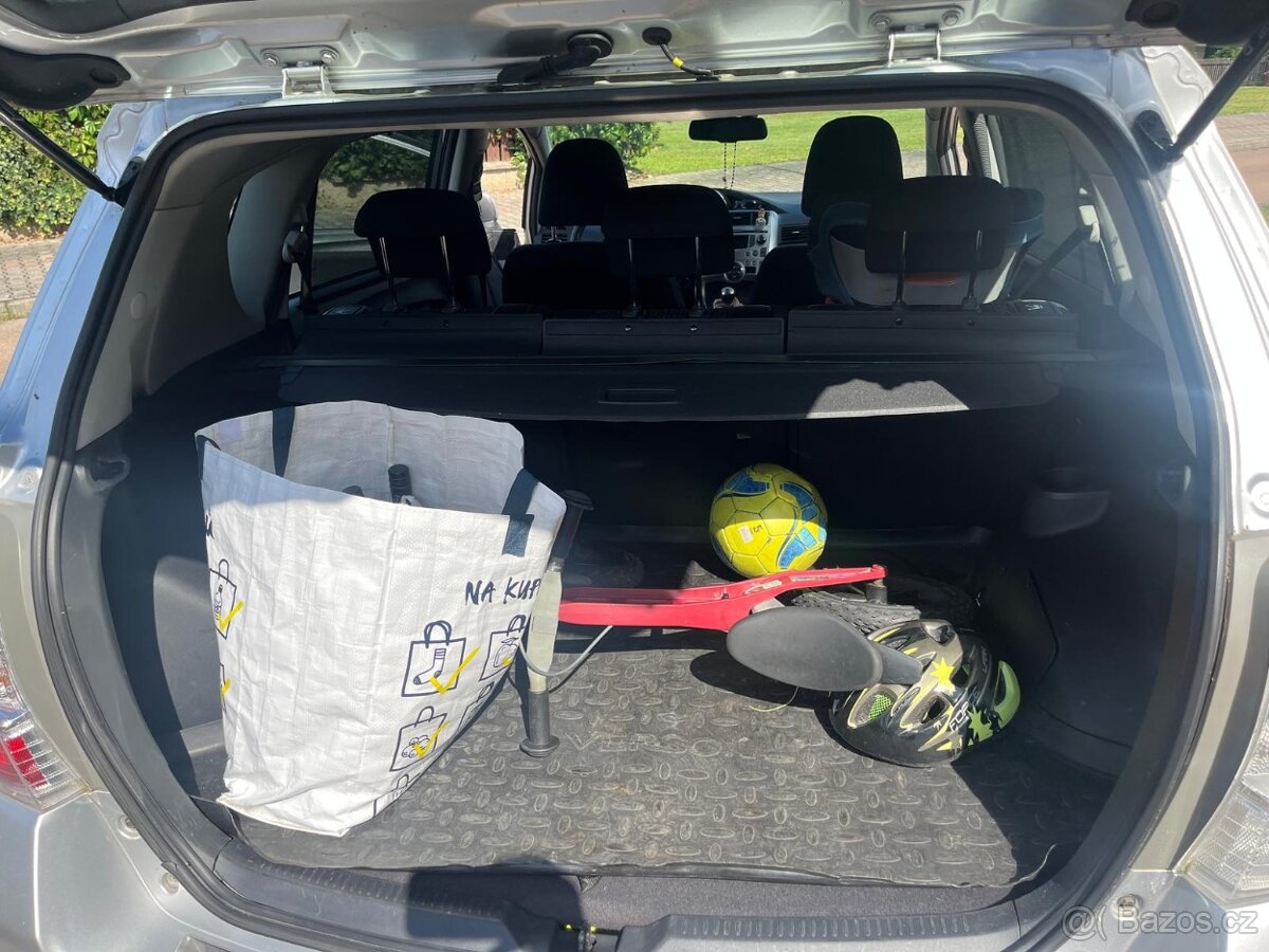 Toyota Verso 2.0 D - původ ČR - 2 majitel - STK 2027 - - 9