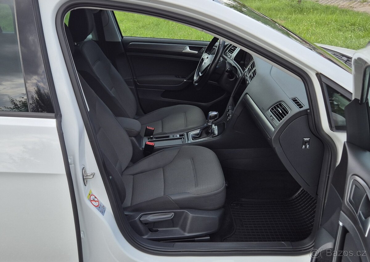 Volkswagen Golf VII e-Golf 1.majitel servisní kniha DPH - 9