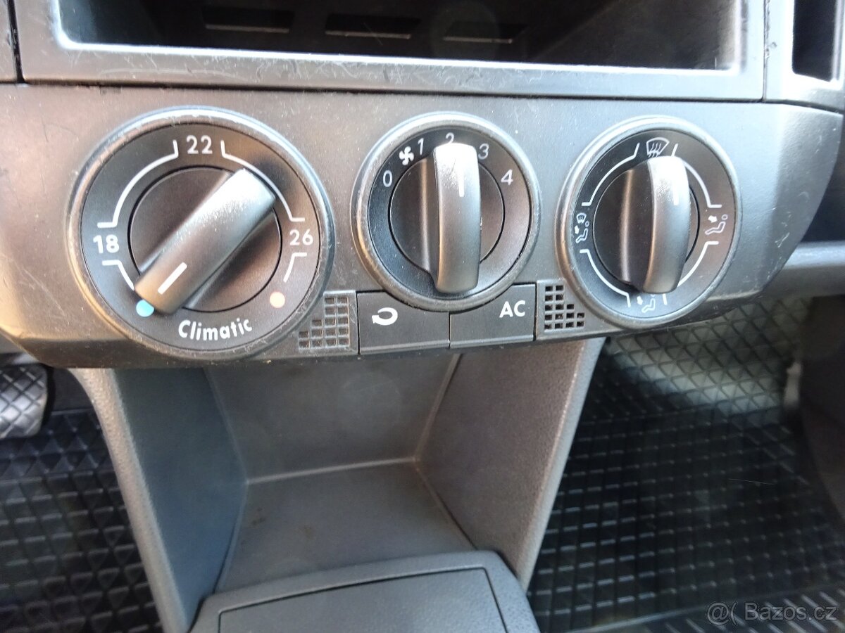 VW Polo 1.2i r.v.2002 (47 kw) STK:4/2027 - 9