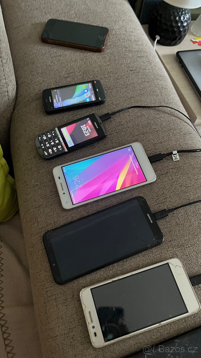 Prodám starši mobily - 9