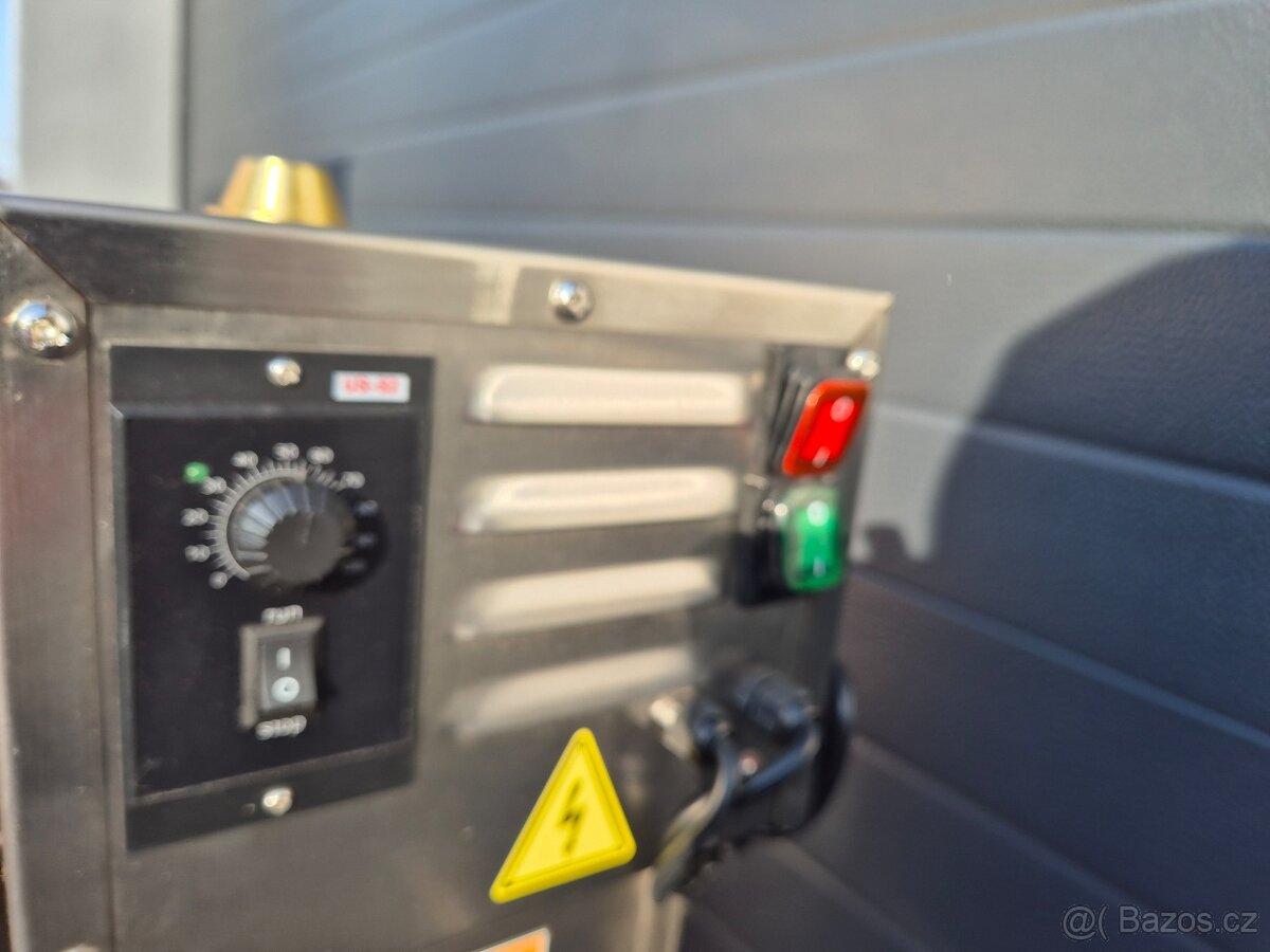 ELEKTRICKÁ PLNIČKA KLOBÁS 10 L SILNÁ PROFI - 9