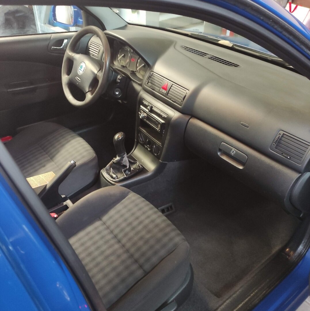 Škoda Octavia combi LPG Tour Modrá - 9