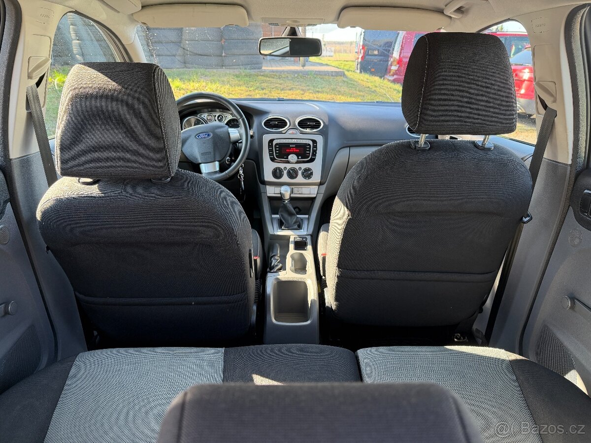 Ford Focus 1.8i - 9