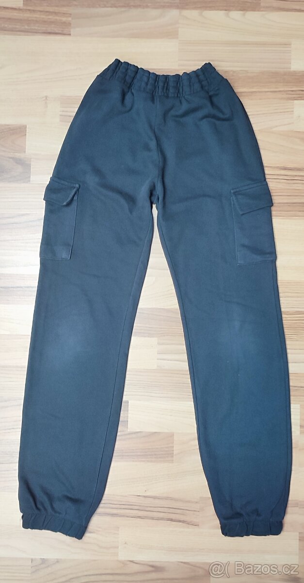 Dívčí černé tepláky, vel. 14+ - 9