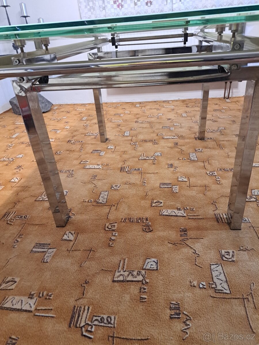 Rozkládací jídelní stůl se židlemi - 9