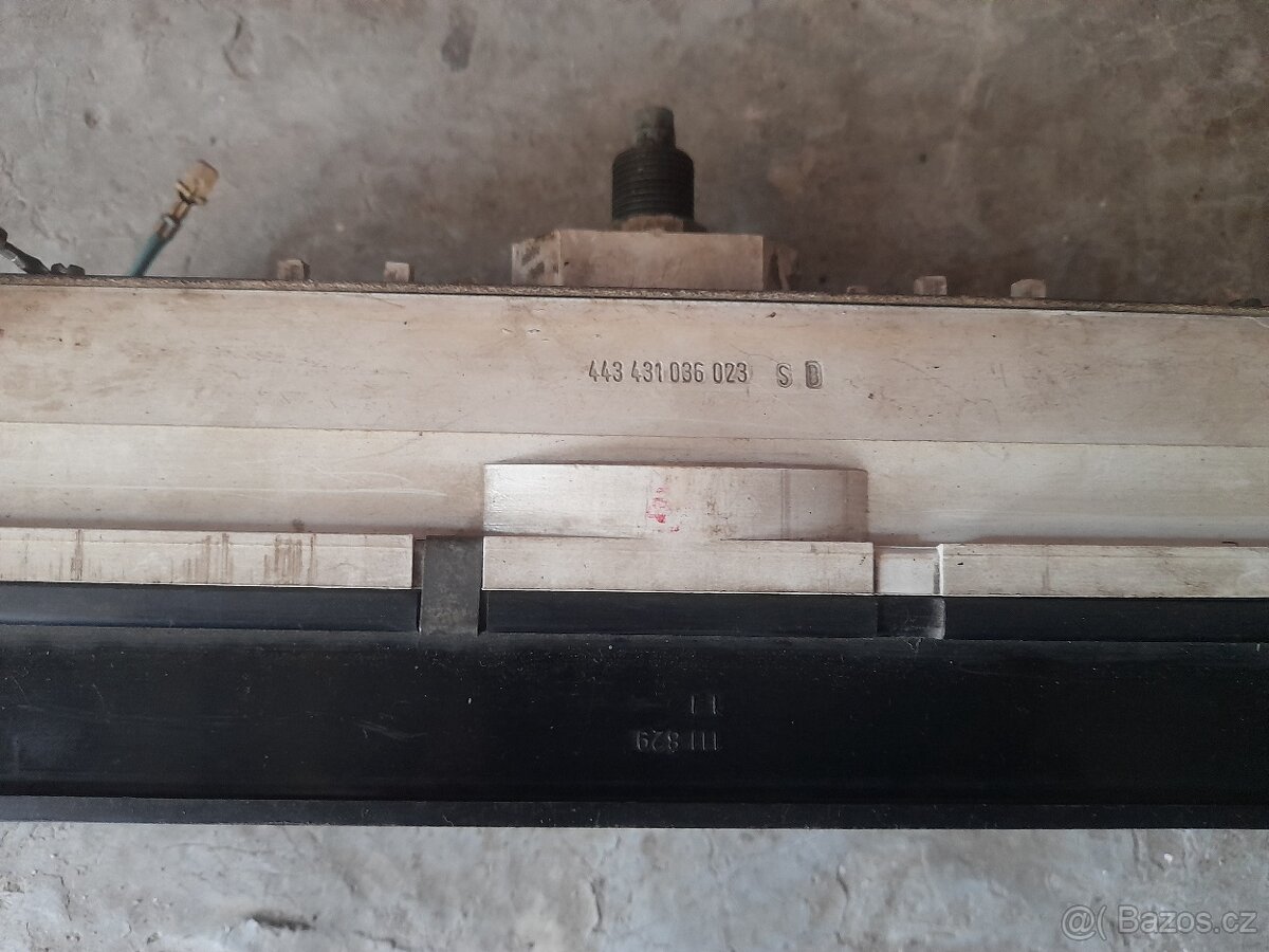 Náhradní díly různé - 9