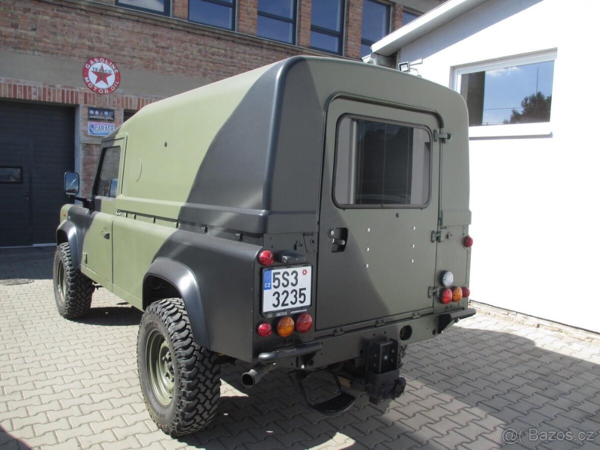 LAND ROVER DEFENDER, TD 5 vojenský speciál - 9
