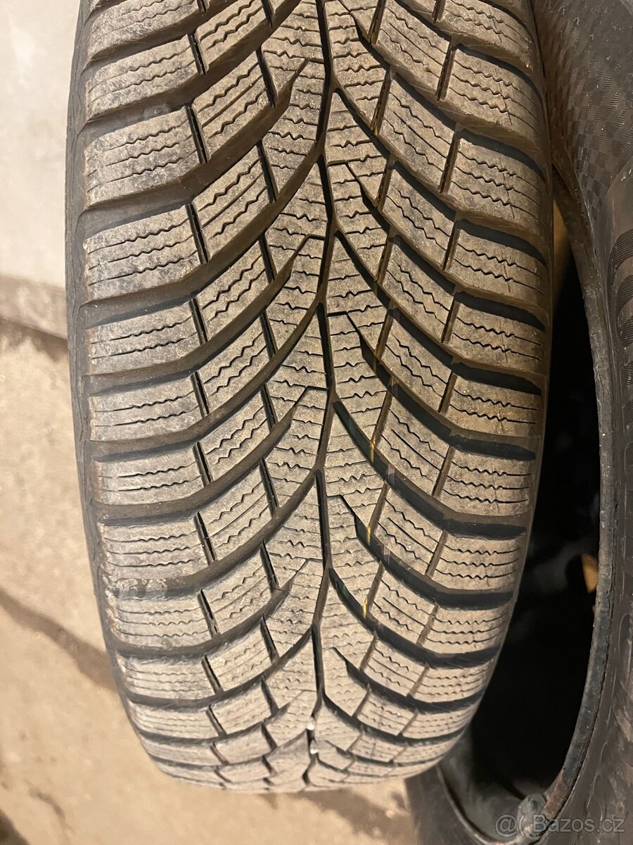 Volkswagen jetta 1.6 FSI 85kw - 9