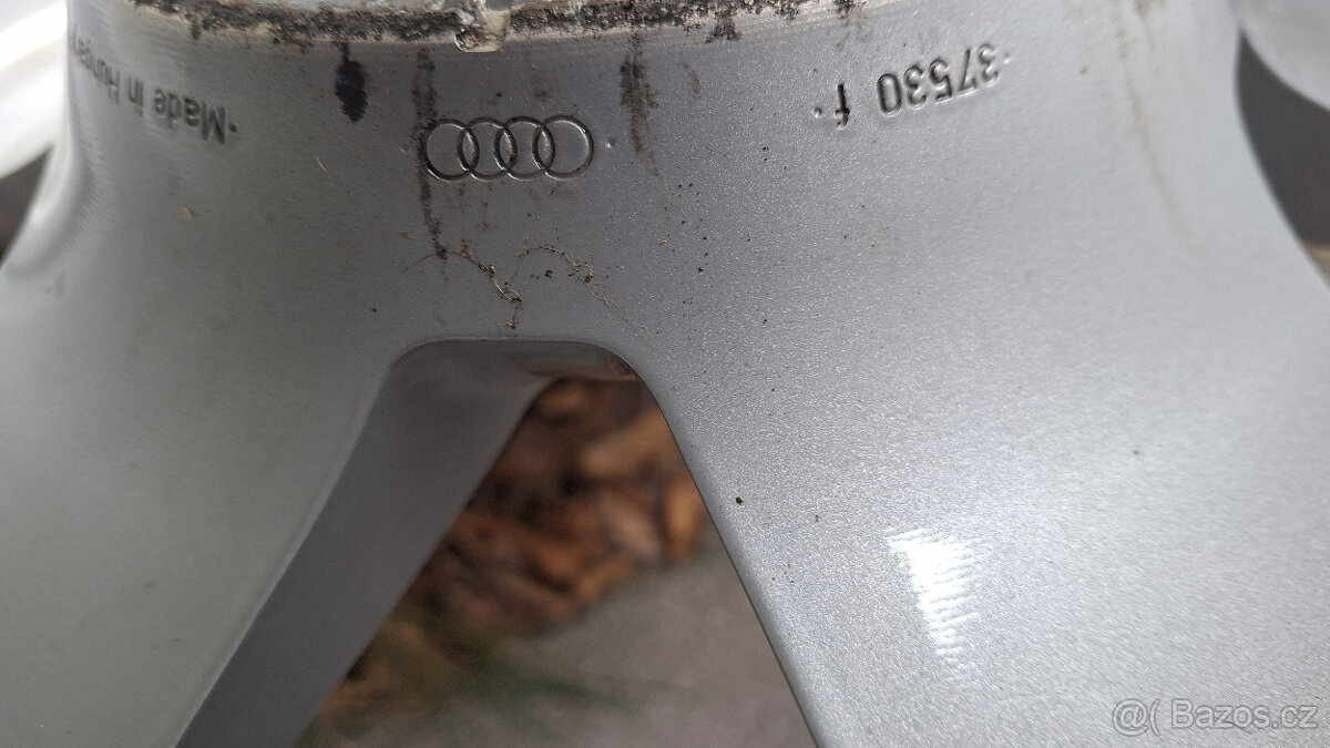 Audi Q7 originální lední sada R18 235/50 - 5x112 - pneu 7 mm - 9