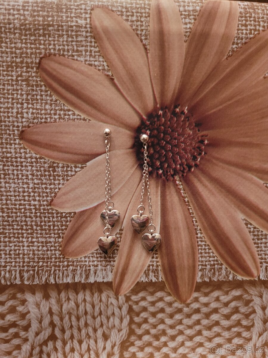 Nové dámské i dívčí stříbrné náušnice visací se srdíčky 925 - 9