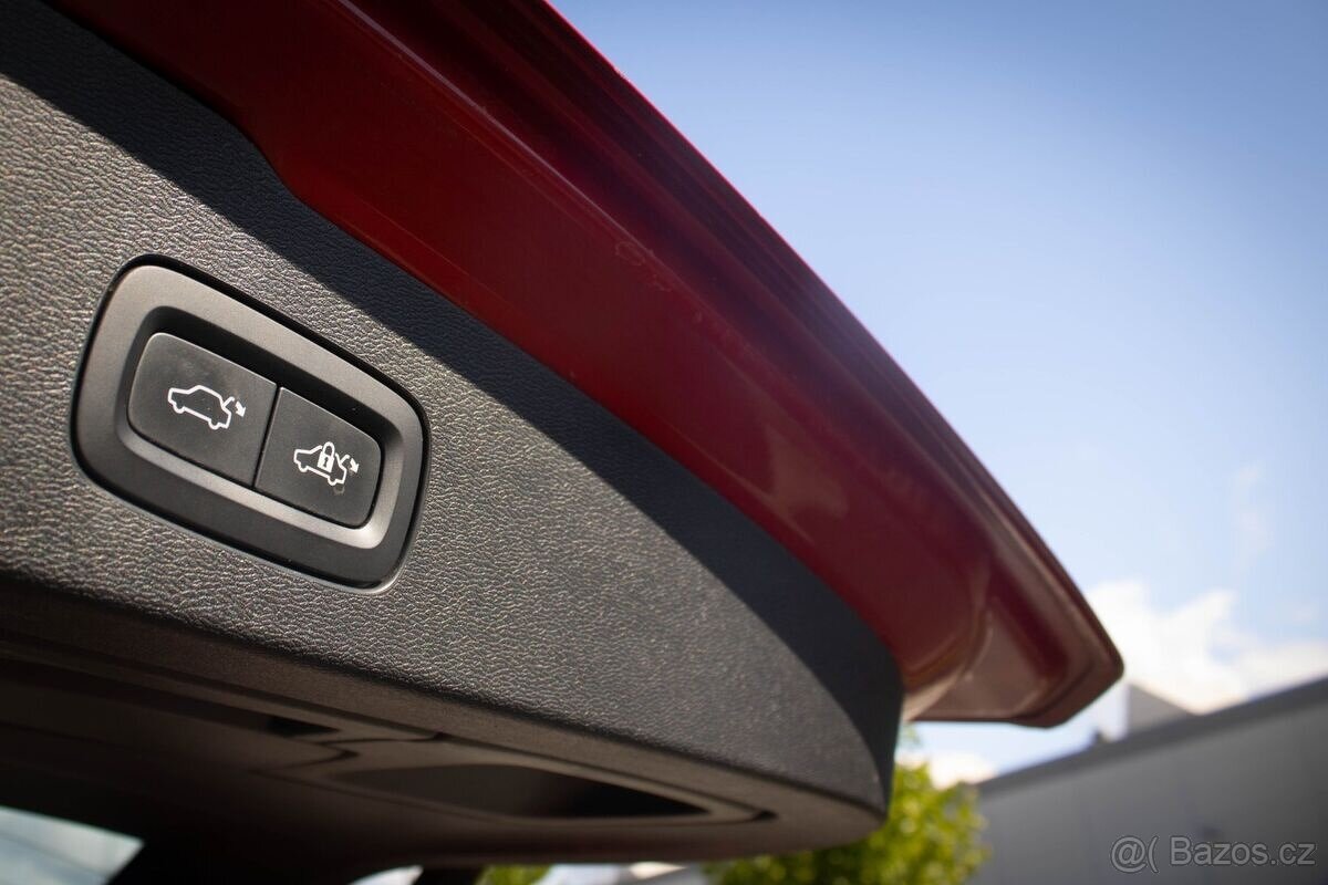Volvo V60 2,0D 147kw A/T AWD - DPH - 9