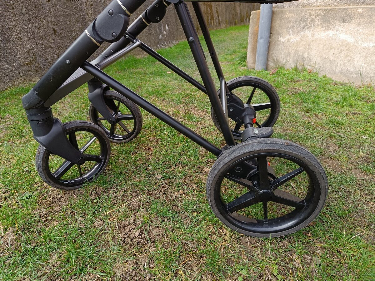 Zánovní Kombinovaný kočárek Adamex Vasco - záruka 9/2026 - 9