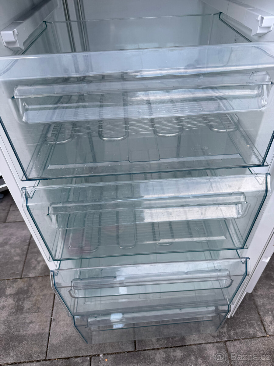 Mrazák Electrolux 7 šuplíkový - 206 litrů - 9