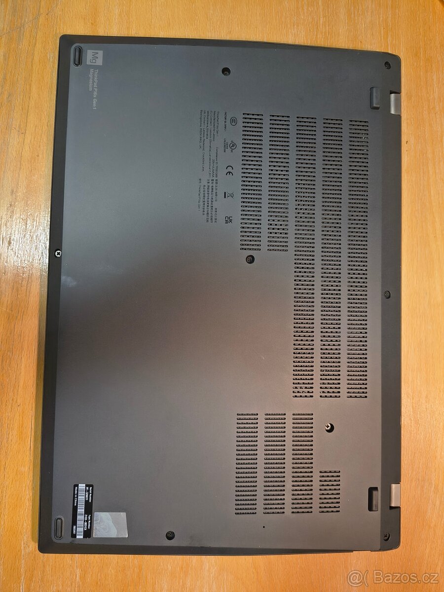Lenovo ThinkPad P16s Gen 1 - 9