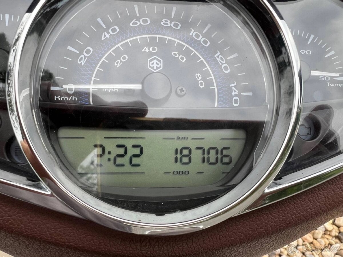Prodám PIAGGIO MEDLEY 125 ABS - 9