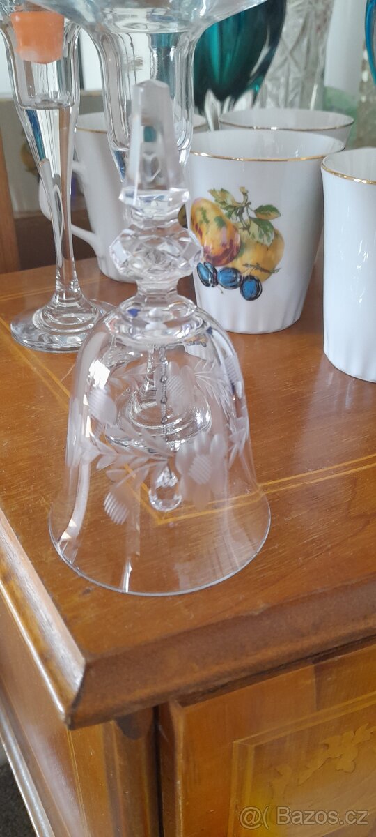 Hrnky, zvonky, svícny křišťálové - 9