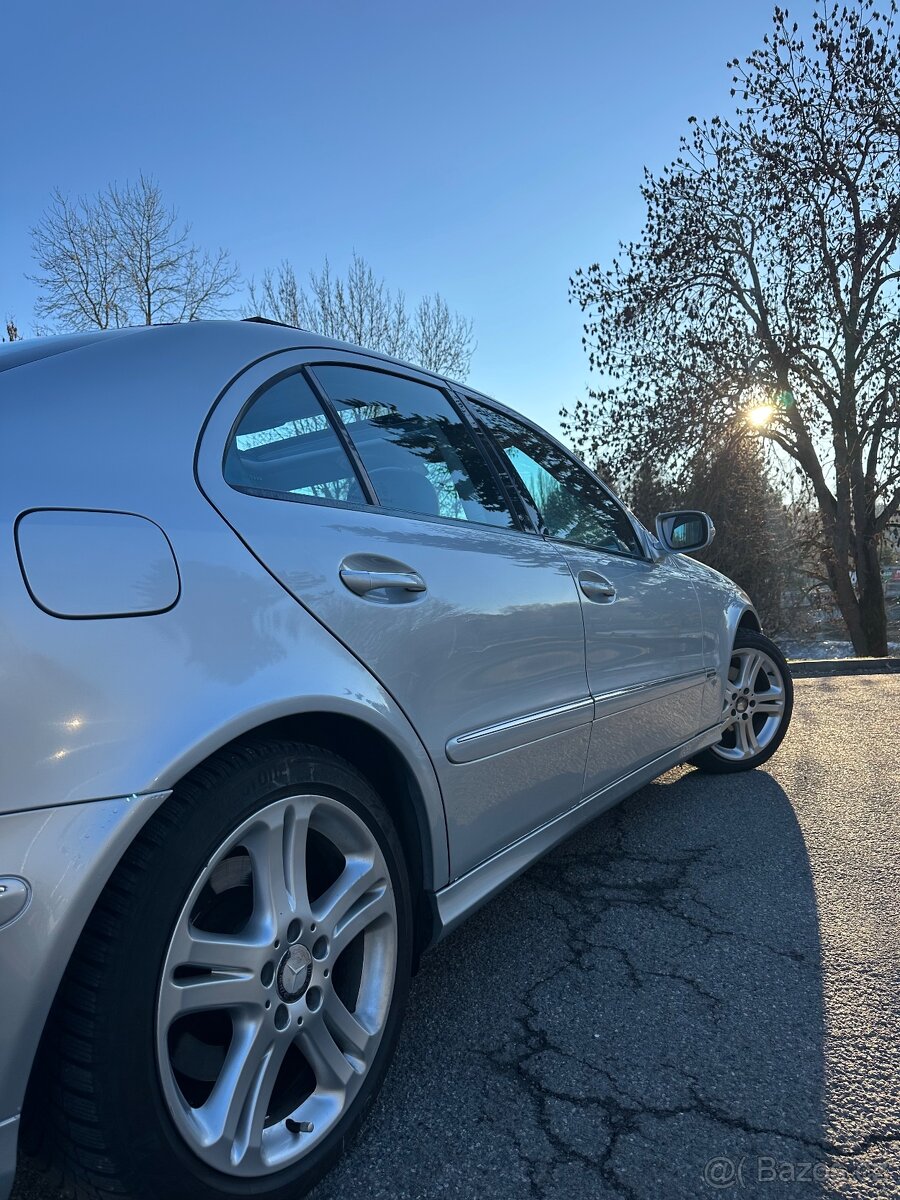 Mercedes-Benz E300 3.0 CDI – panoramatická střecha - 9