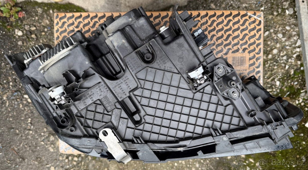 Světlomet laserový levý 9479267 BMW 5 G30, G31, F90 - 9