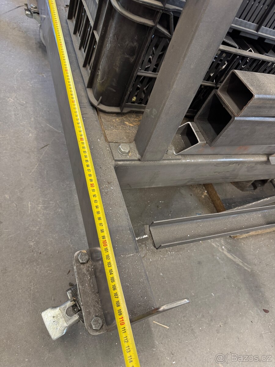 Pojízdný regál na kovový materiál - 9