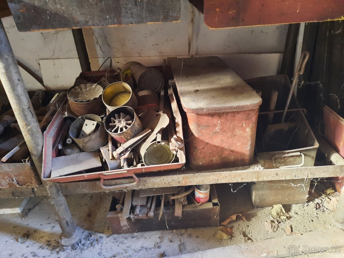Vybavení kovárny - 9