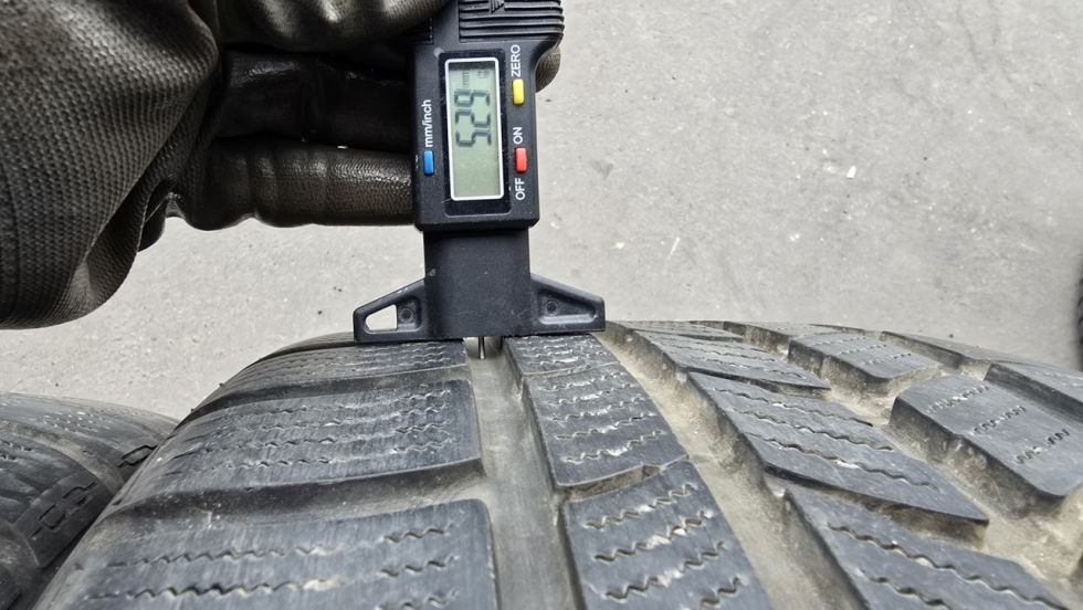 Zimní pneu 245/40/18 Roadstone - 9