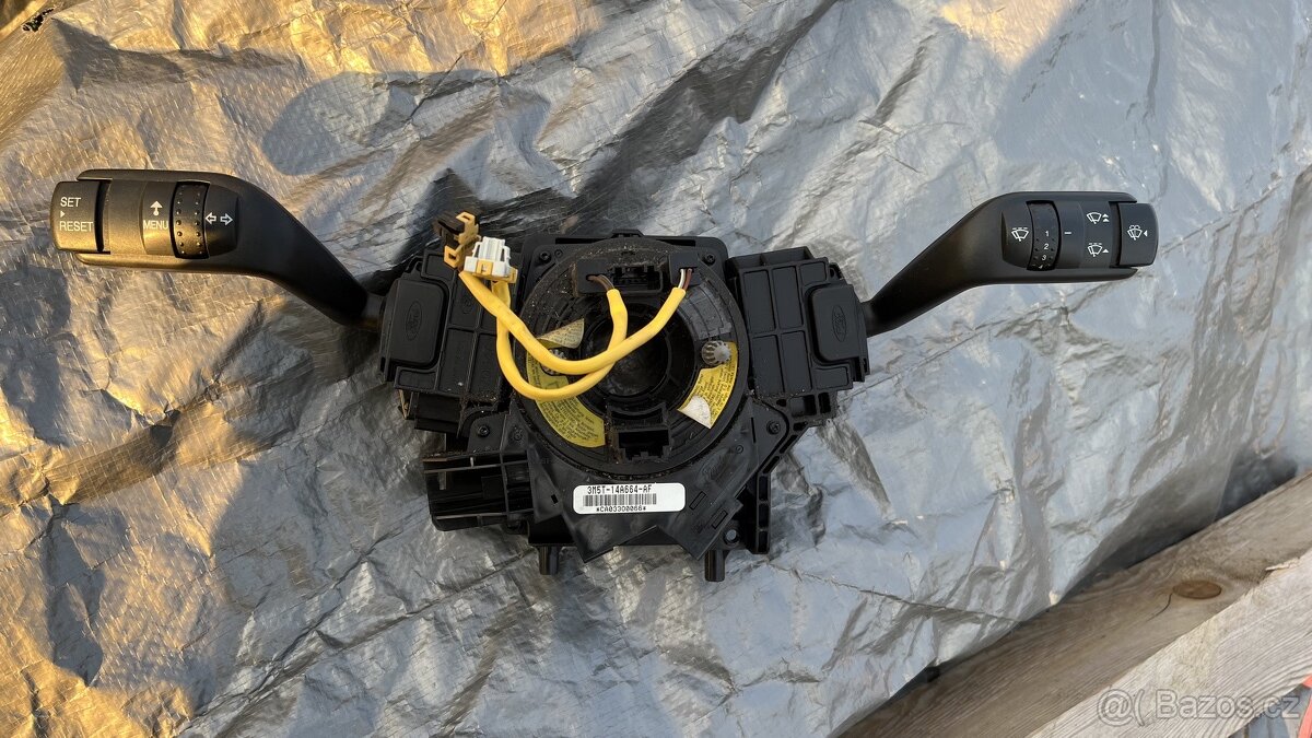 Prodam interierove plasty a casti na Ford c-max - 9