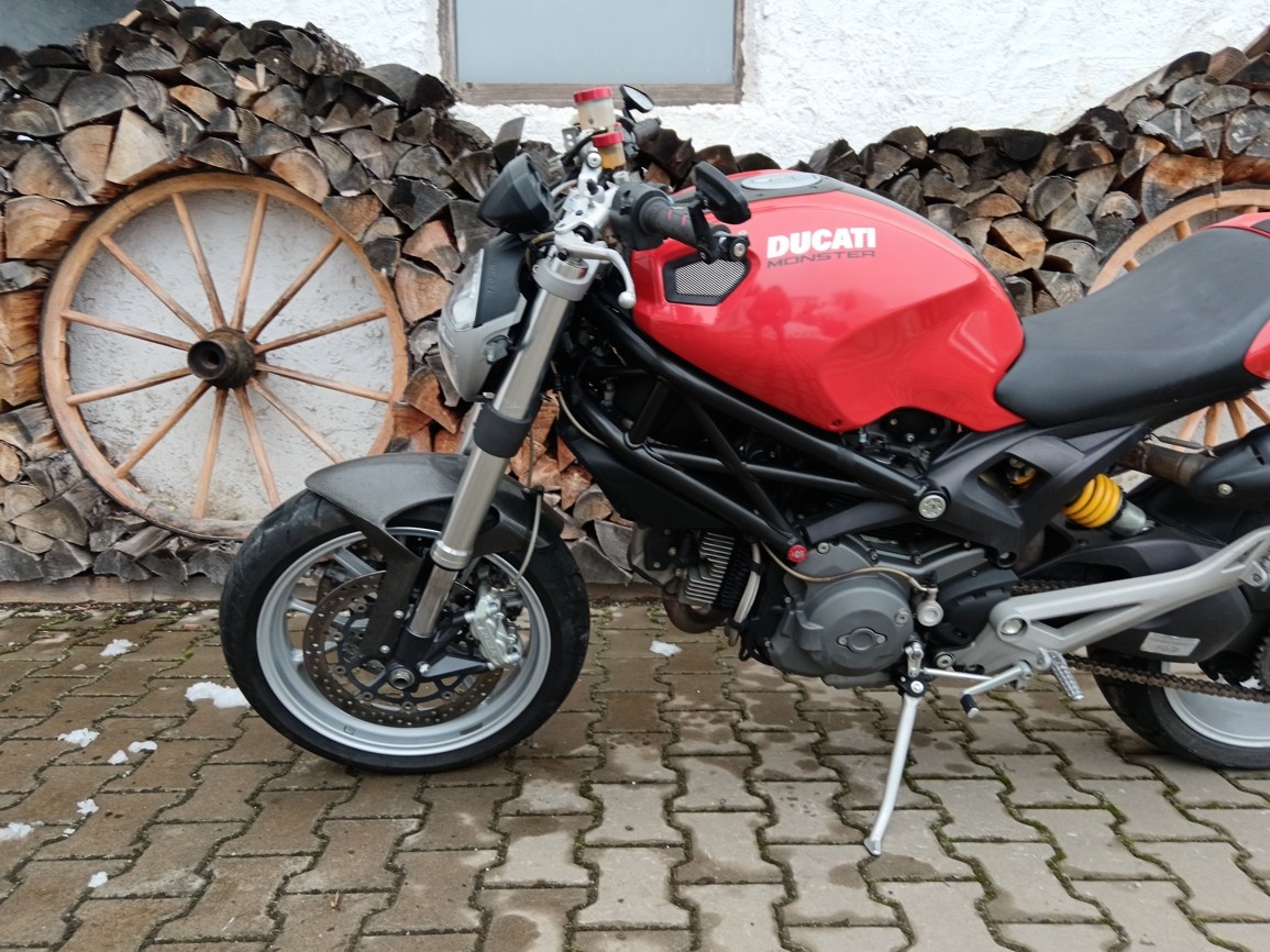 DUCATI MONSTER 1100 - 9