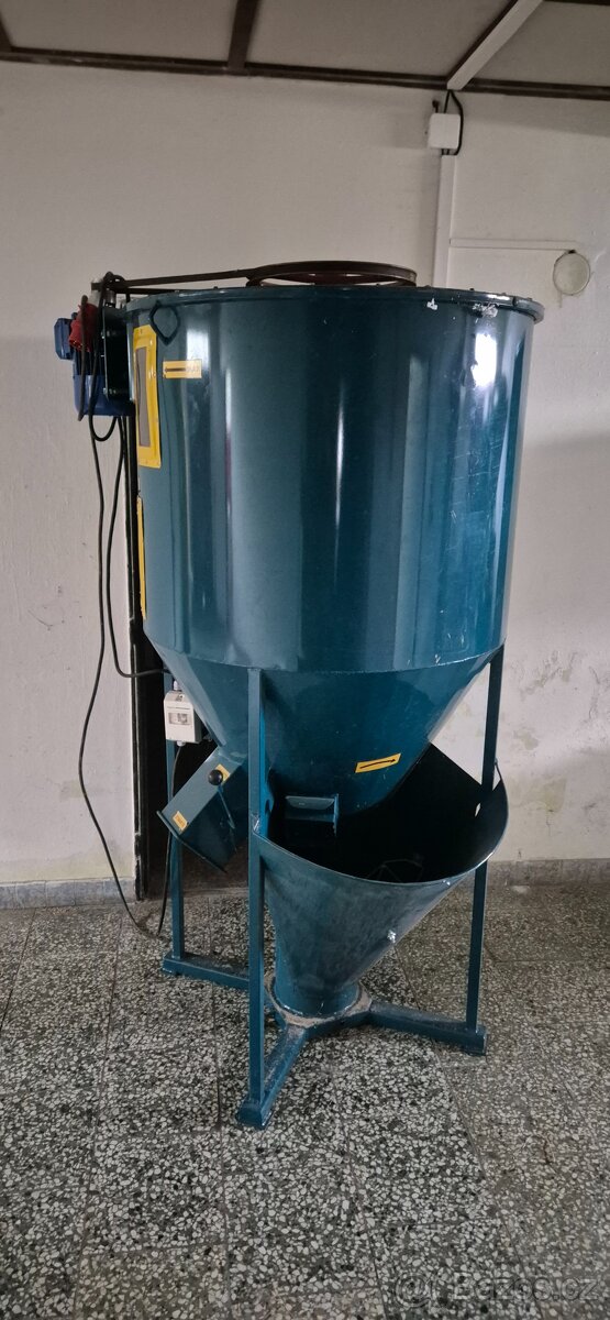 Extrudér a míchačka krmiv - 9