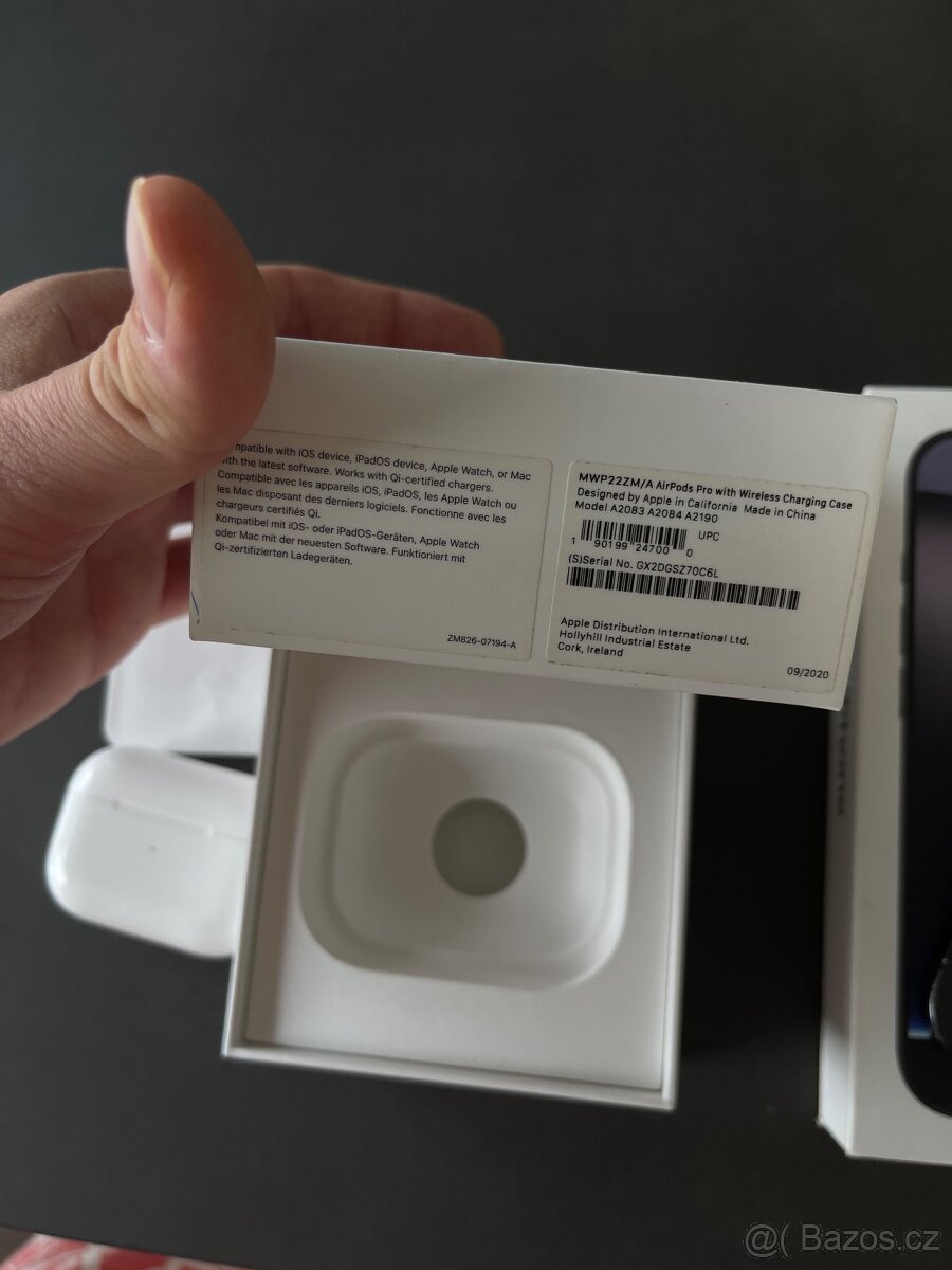 iPhone 16 Pro 128GB Black Titan + AirPods Pro - 9