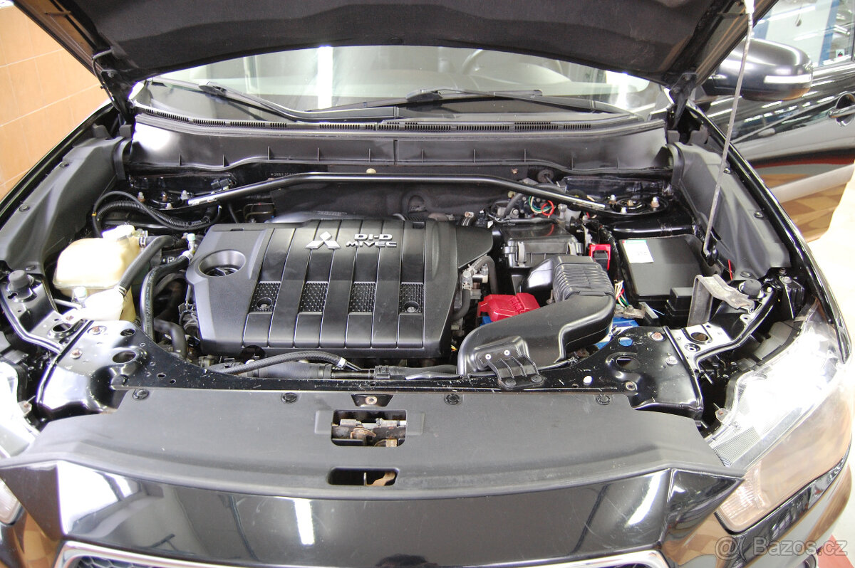 Mitsubishi Outlander - 9