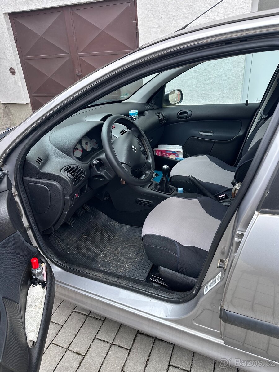 Peugeot 206 - 9