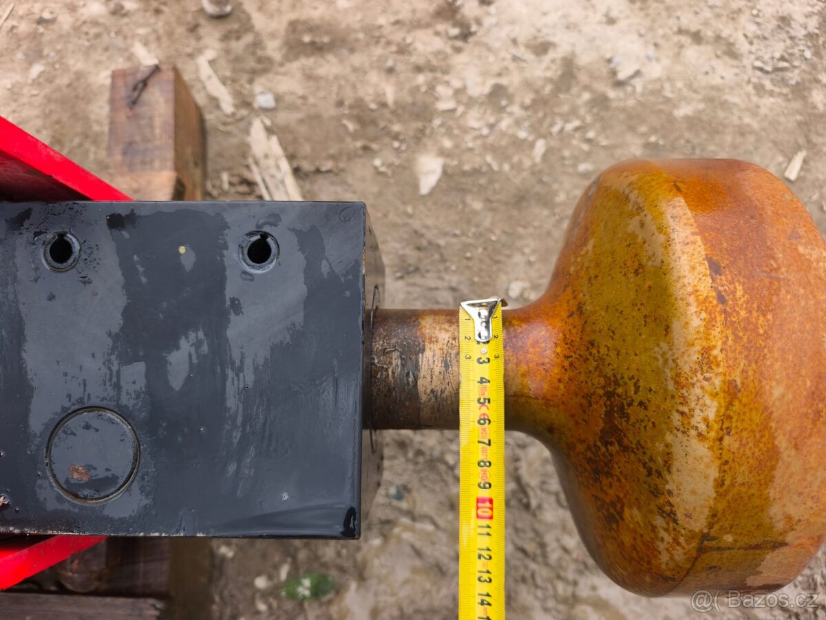 Hydraulický zatloukač kůlů pro bagr - 9