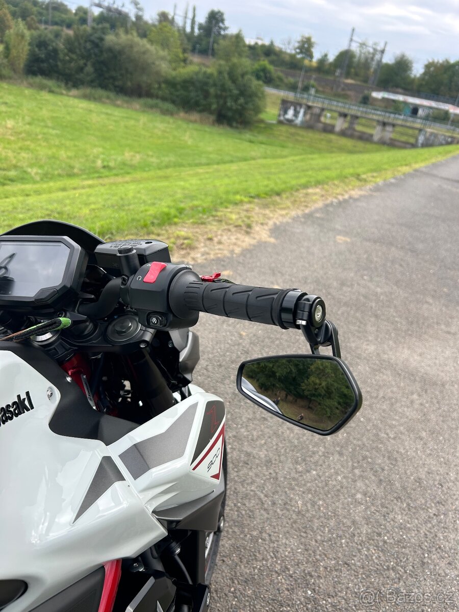 Kawasaki Z900 (2022) - 9
