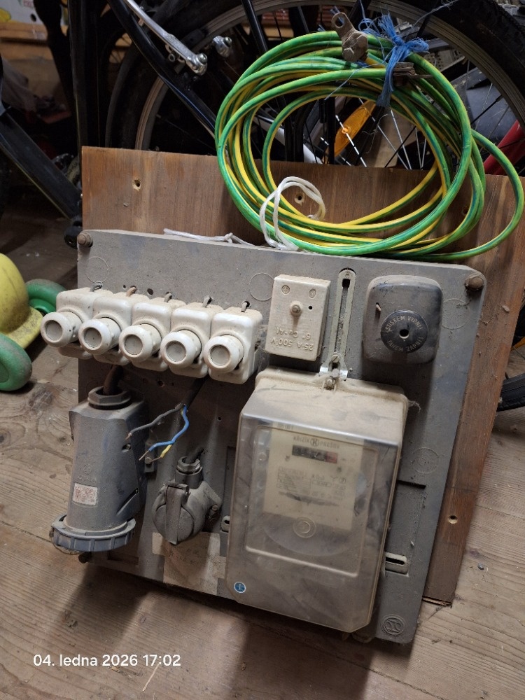 Věci ze stavby elektro a ostatní. - 9