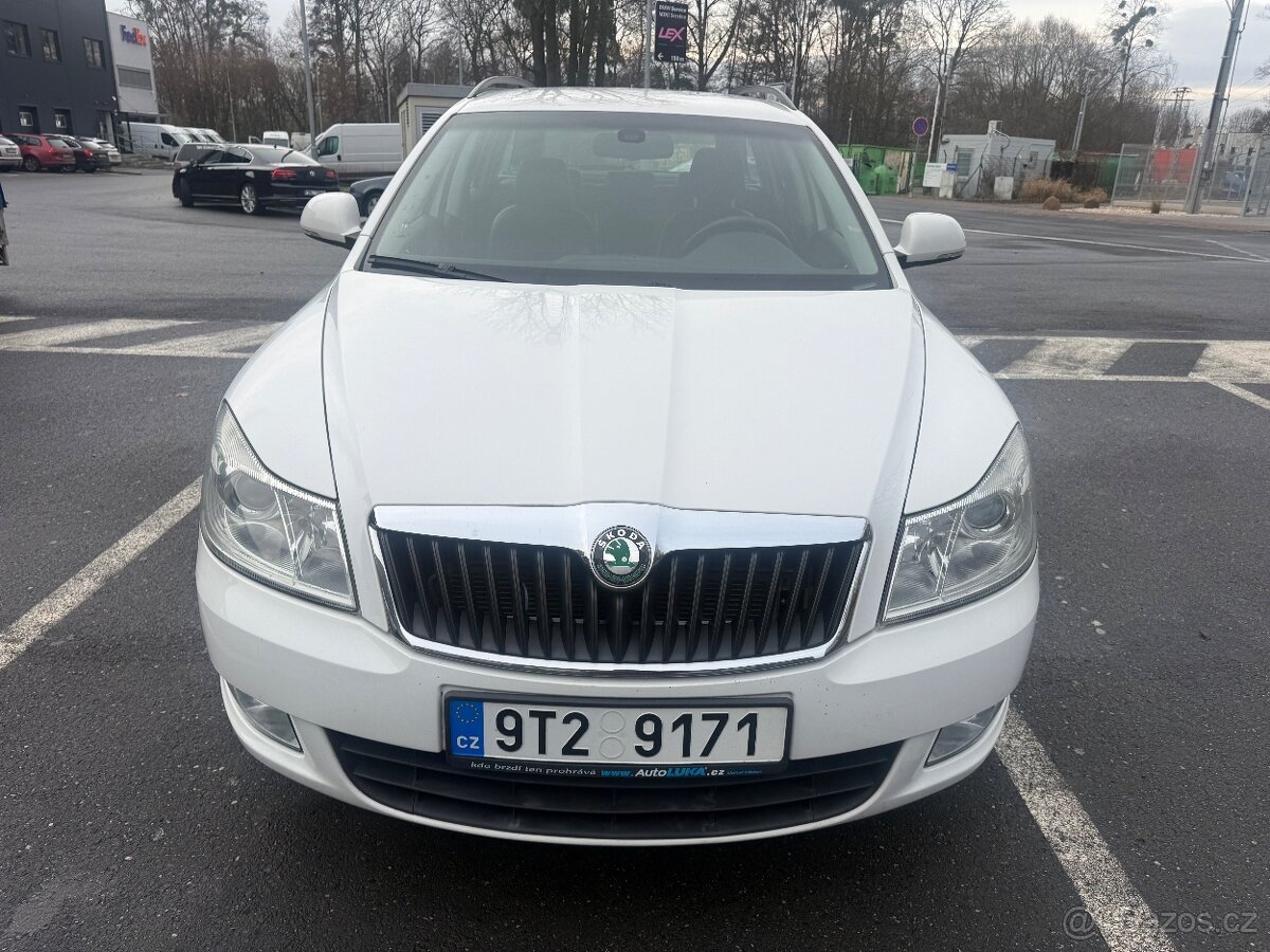 Škoda Octavia 2,0 TDI AUTOMAT KŮŽE TAŽNÉ ZIMNÍ I LETNÍ KOLA - 9