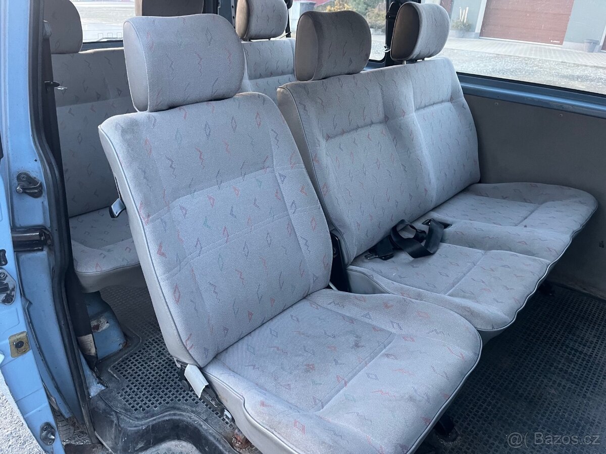 VW Transporter T4 2,5TDI 75Kw , 9 míst - 9