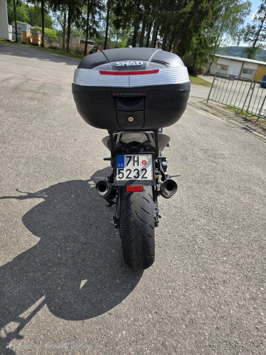 Kawasaki Z1000 - 9